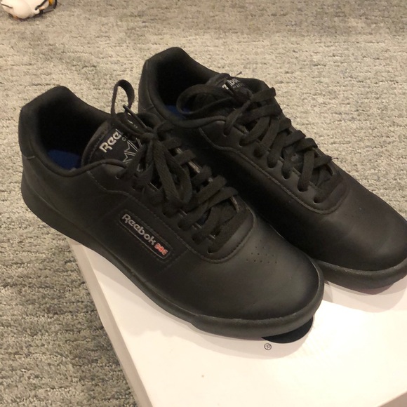 All black Reebok classic - Picture 1 of 5